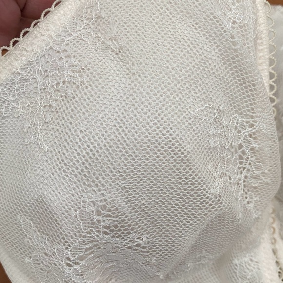 Victoria’s Secret White Chantilly Lace Front Close Velvet Trims Bralette Size L - Picture 9 of 14